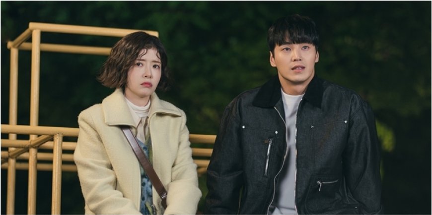 TV CHOSUN 'DNA 러버' 정인선-이태환 ,“야심한 밤 ‘문짝 남사친’과 놀이터에서 만나면 일어날 수 있는 일?!”