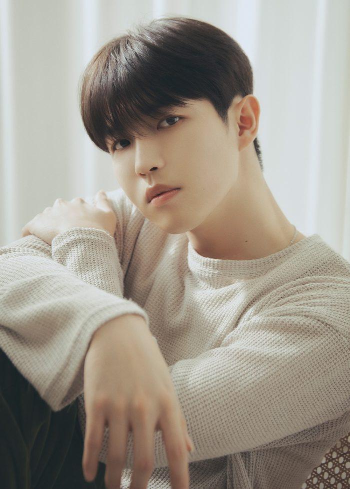 2025년의 마지막 날 팬들 곁으로 돌아온 ‘워너원’ 김재환의 진심