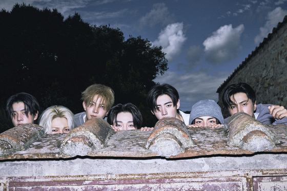 엔하이픈 ‘Stealer’, 뱀파이어의 짜릿한 도주