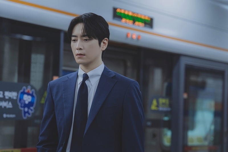 ‘로또 1등도 출근합니다’ 이준혁의 출근길