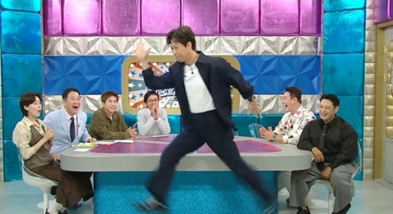 현빈과 눈높이 맞춘 애플 박스