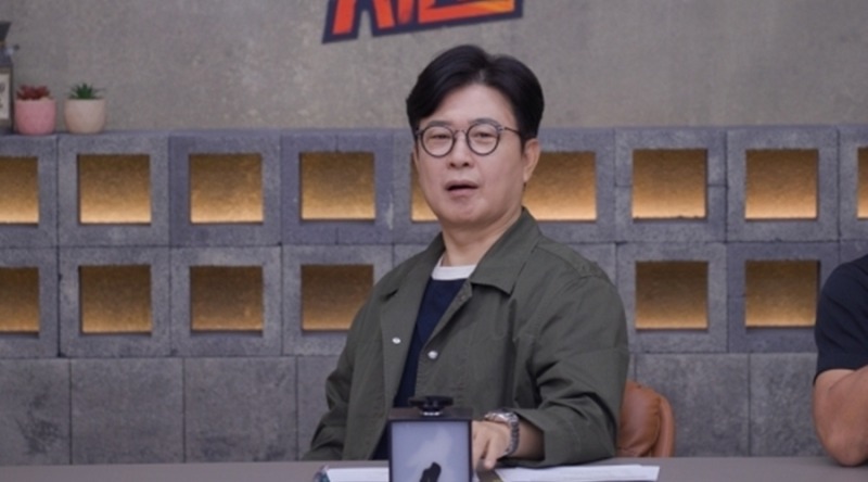 사람 키만 한 펜스로 갈린 생활