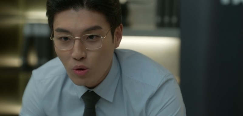 표정과 말투로 살린 배우 호흡
