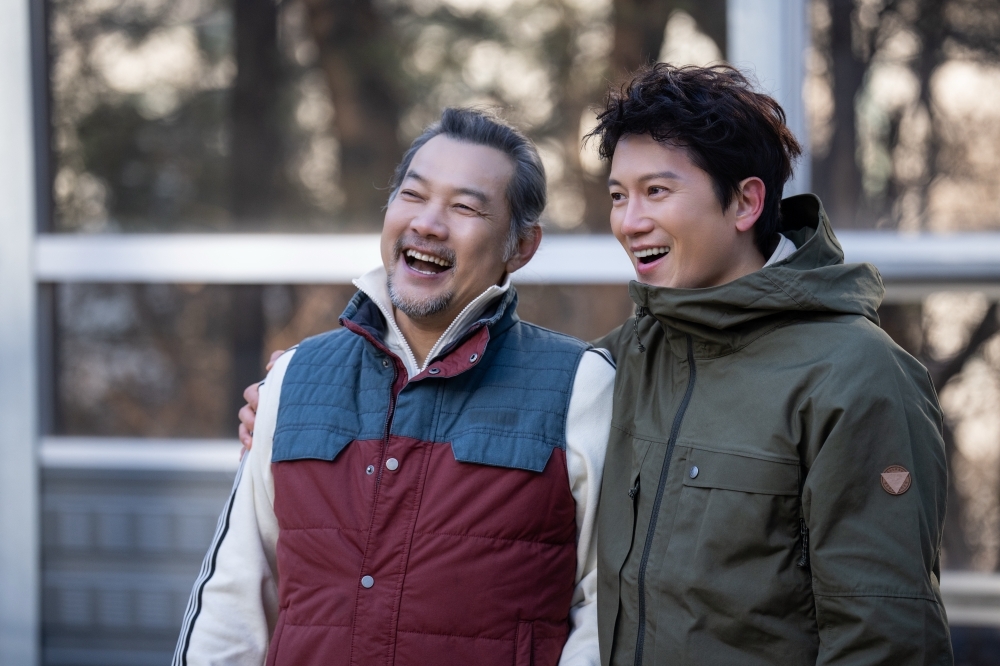 '아파트' 지성, 돈 노린 사기극 끝에 찾은 '진짜 가족'
